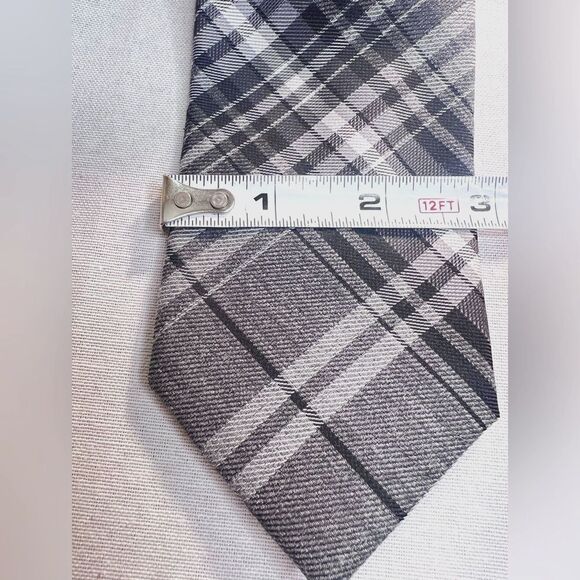 Van Heusen Men’s Classic Black/white/Gray Plaid Tie Office Preppy Corpcore - Picture 3 of 9